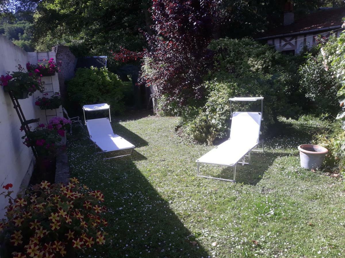Gite Au Bord Du Lac Montville エクステリア 写真